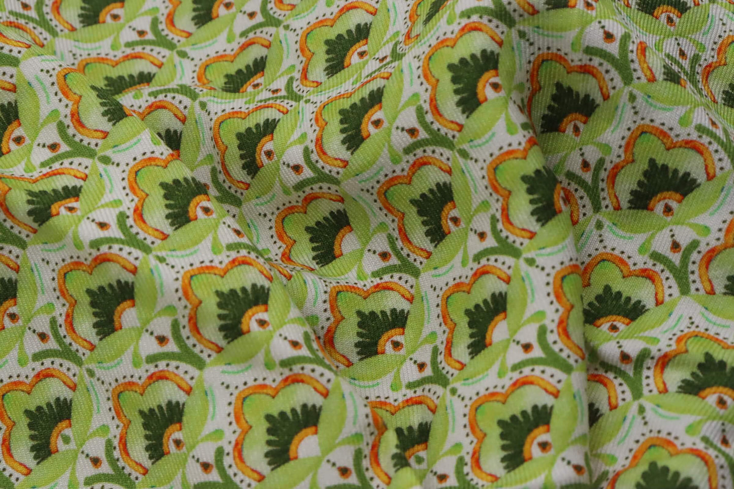 Viskose- und Polyester-Twillstoff mit grafischem Blumendruck | Johanniskraut