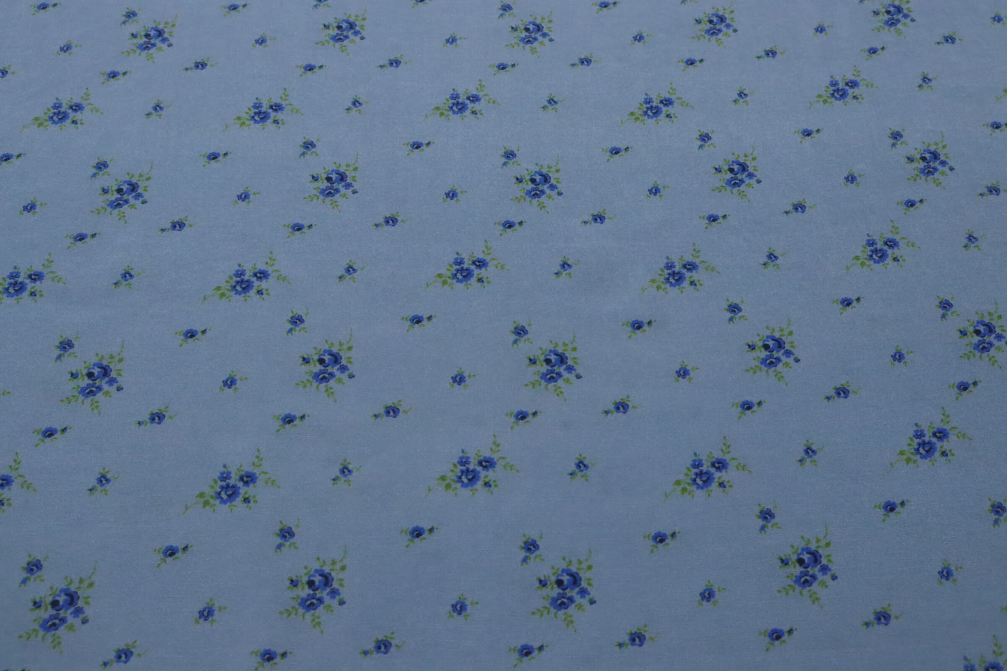 Blue ecovero viscose fabric with blue flower print | Fleurs de Ciel