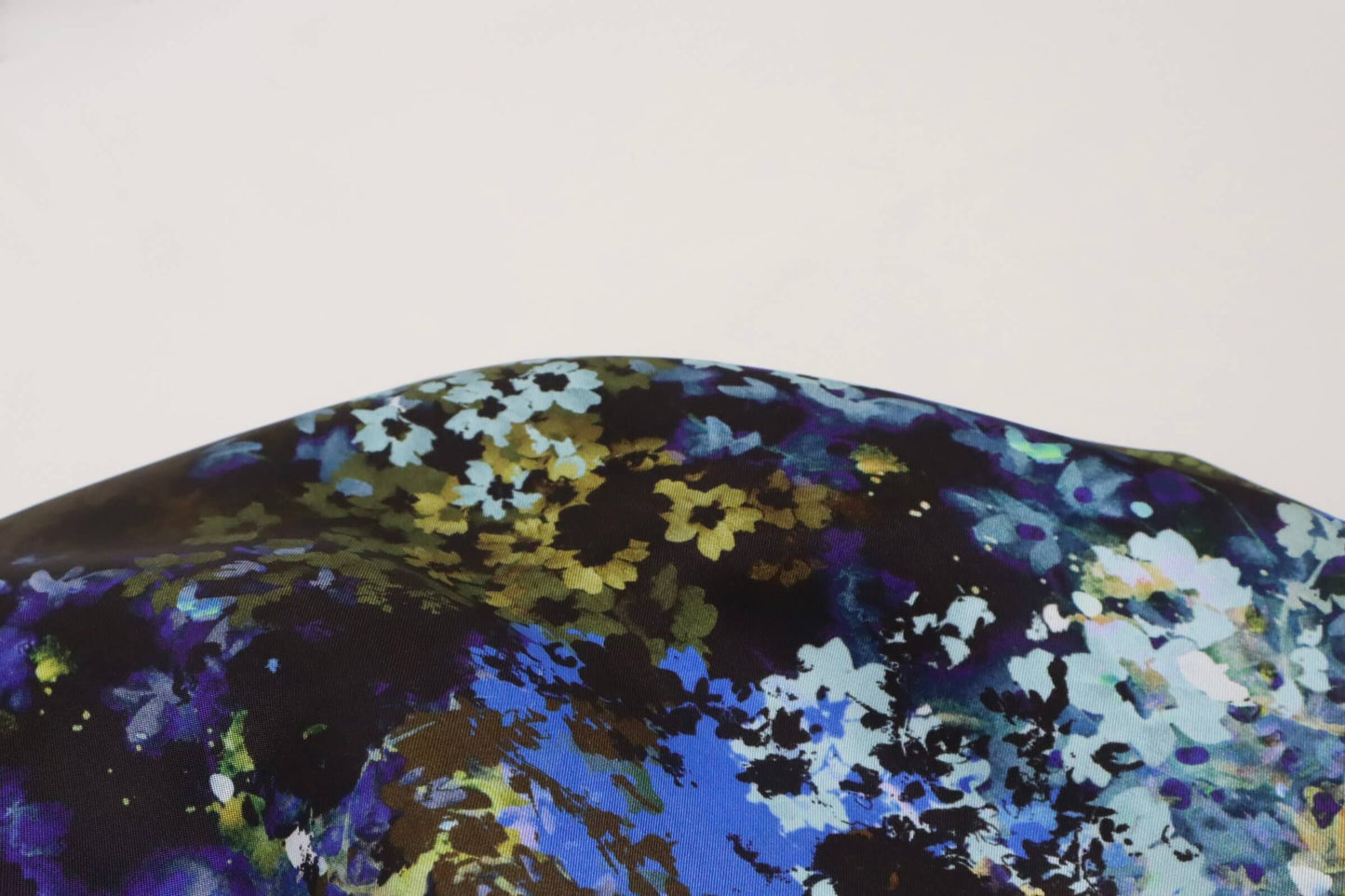 Floral printed viscose twill fabric | Jardin d'Équinoxe