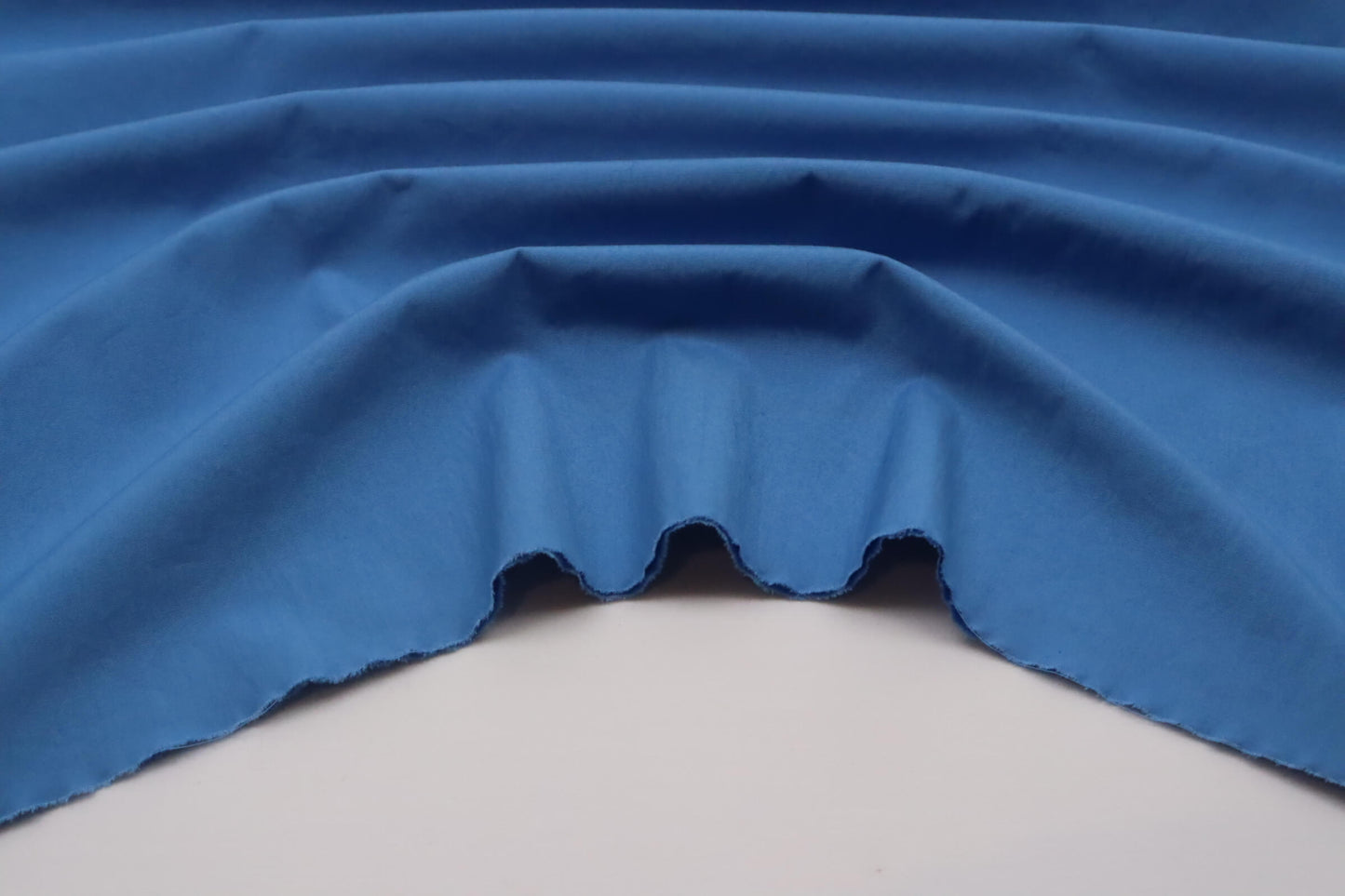 Tissu popeline de coton lavée bleu - paper touch