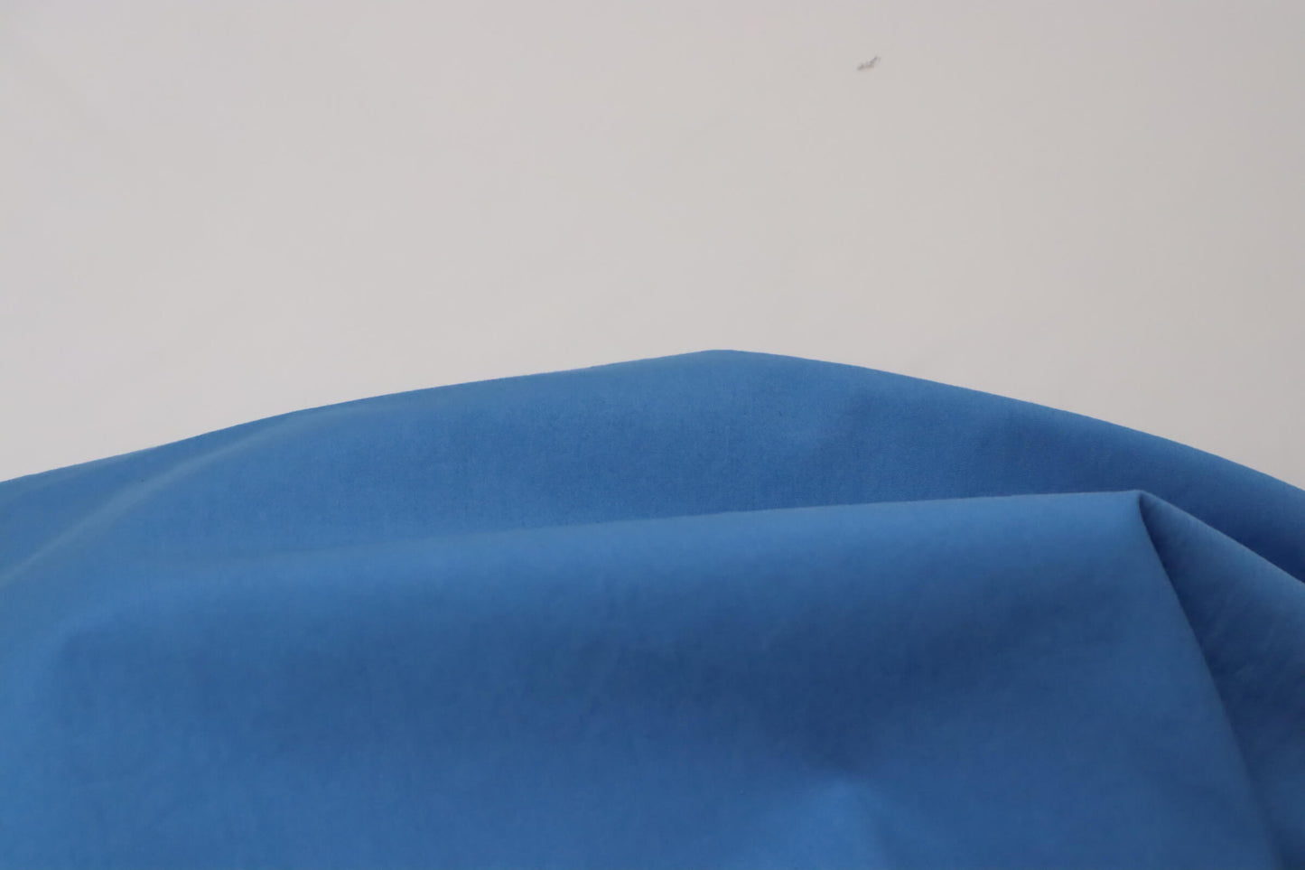 Gewaschener Baumwollpopelinestoff – Papierhaptik | Blueno