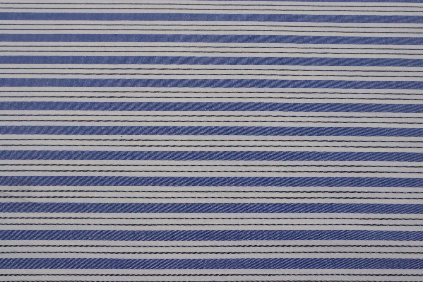 Tissu sergé de coton bio tissé-teint à rayures bleues et noires | Ciel et Encre - Coupon de 3 mètres