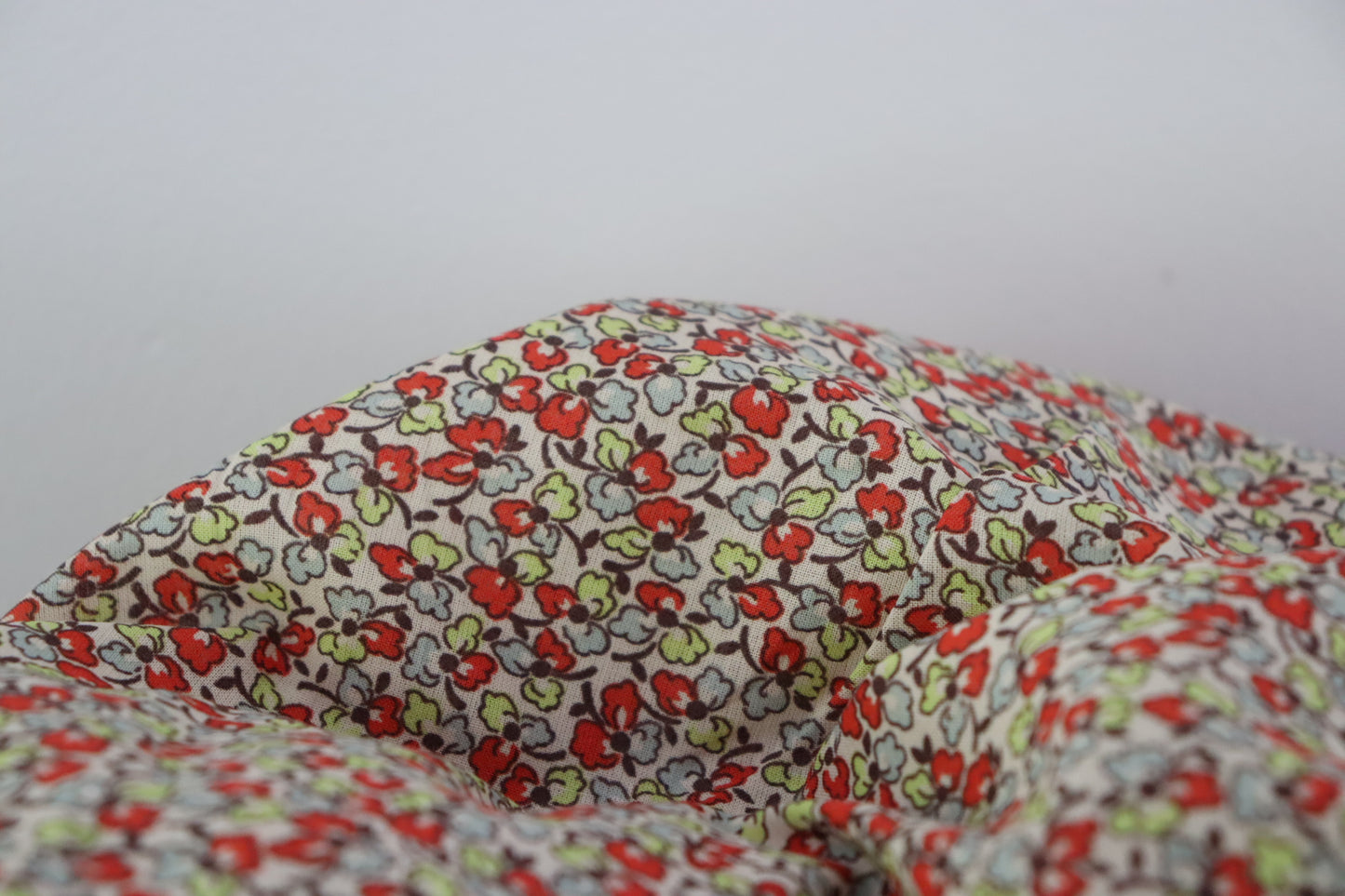 Cotton fabric | Floral print on ecru background