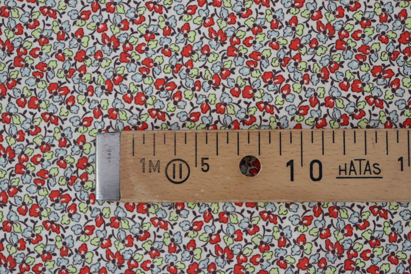 Cotton fabric | Floral print on ecru background