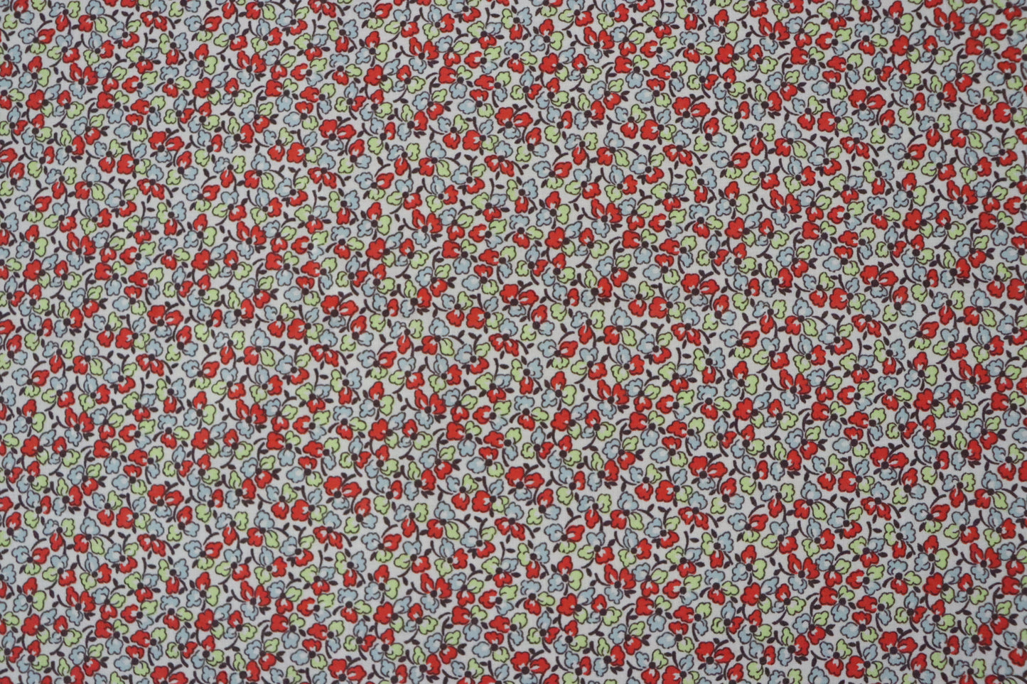 Cotton fabric | Floral print on ecru background