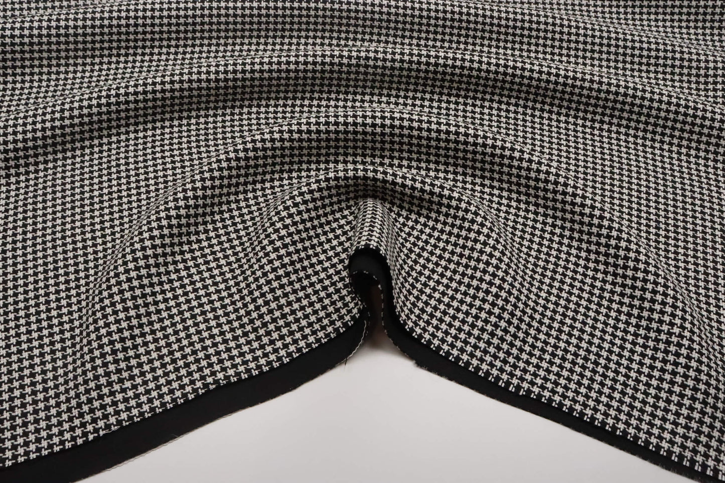 Tissu lainage pied de poule blanc et noir