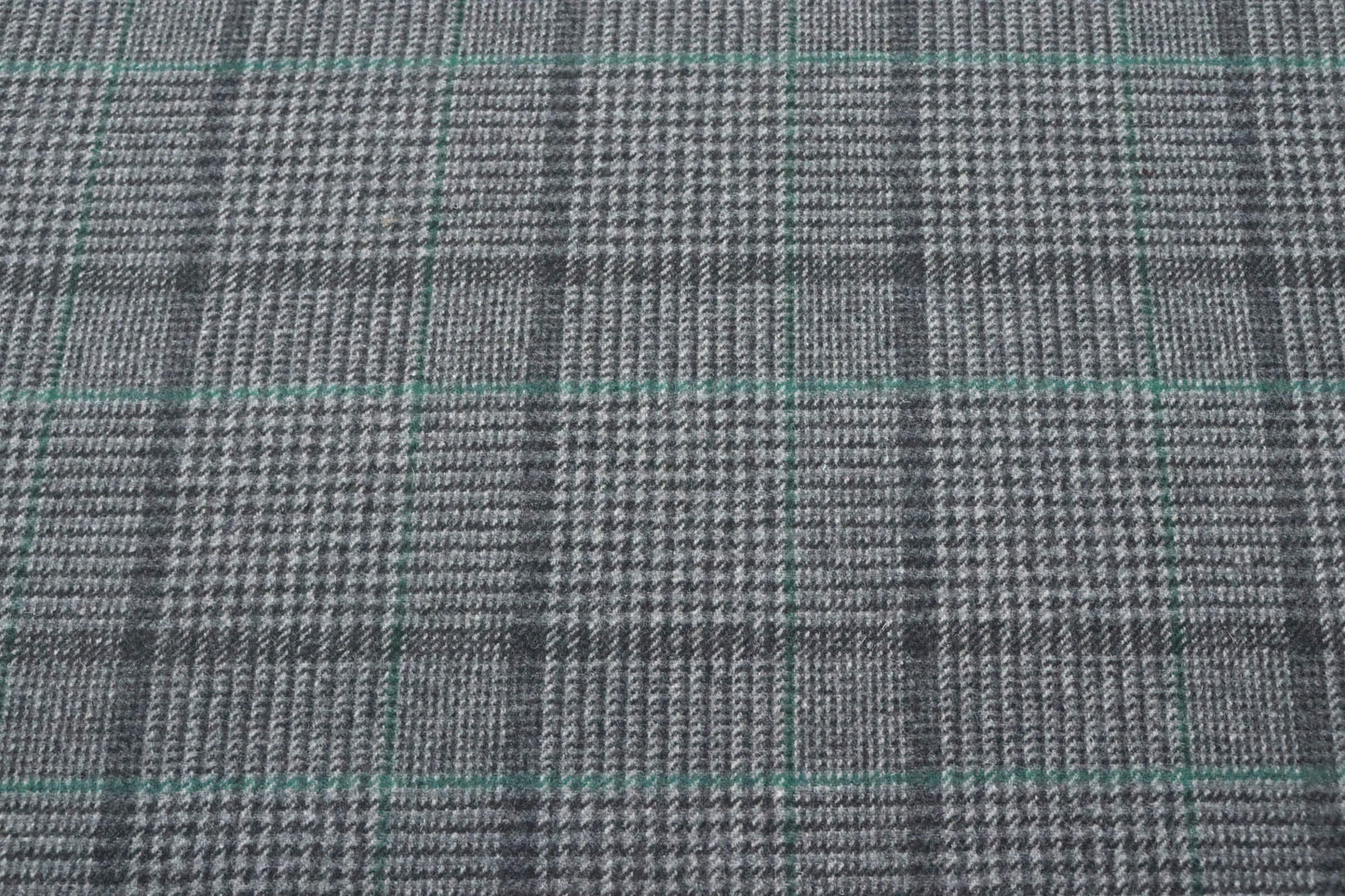 Houndstooth tartan wool fabric | Echo of Stones
