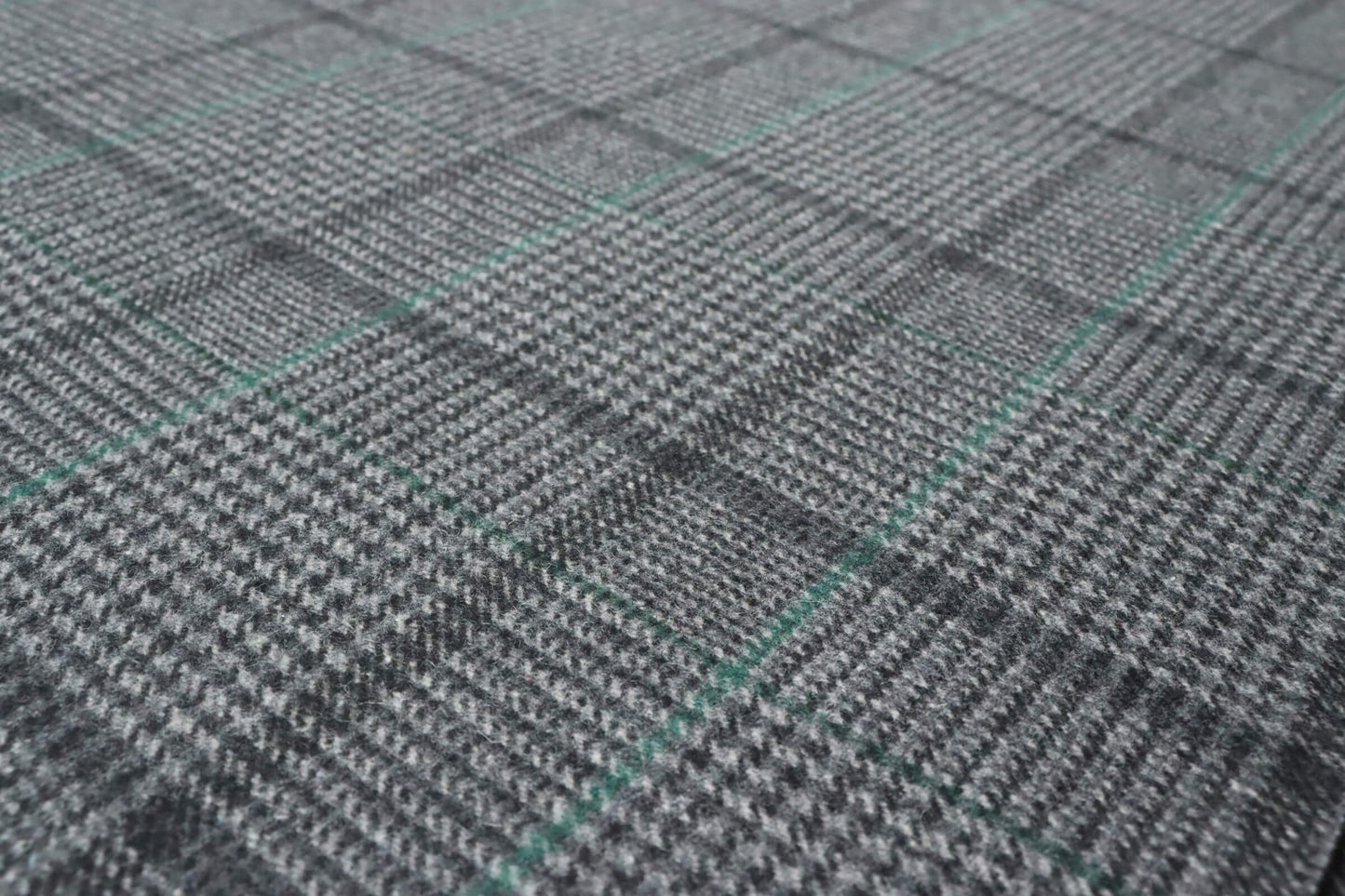 Houndstooth tartan wool fabric | Echo of Stones