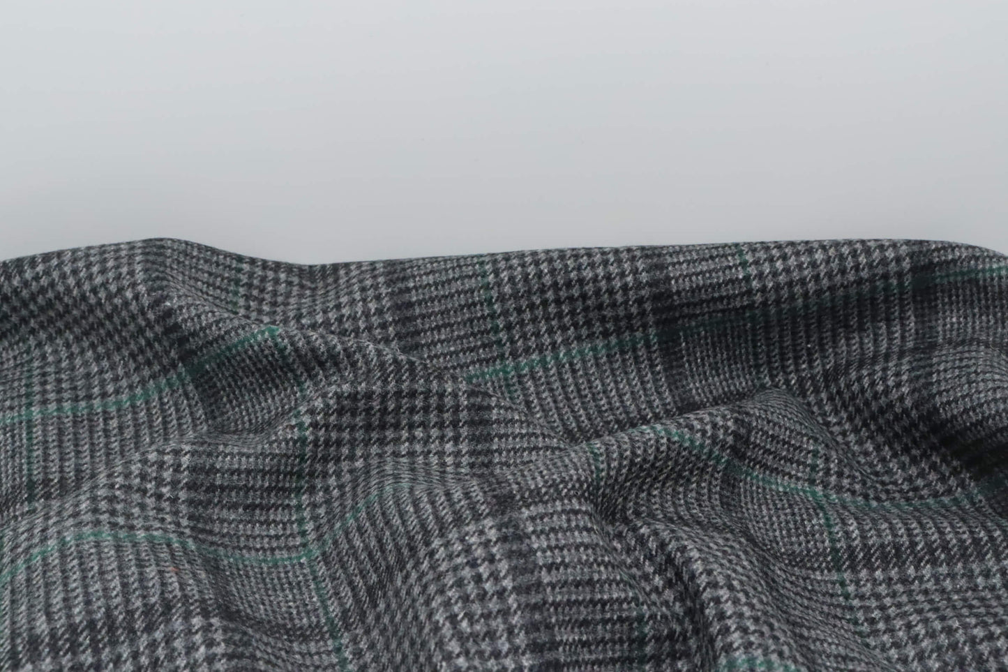 Houndstooth tartan wool fabric | Echo of Stones