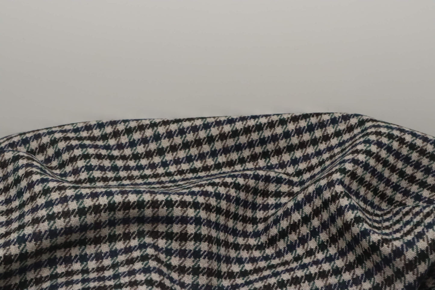 Houndstooth wool fabric | Echo of the forests