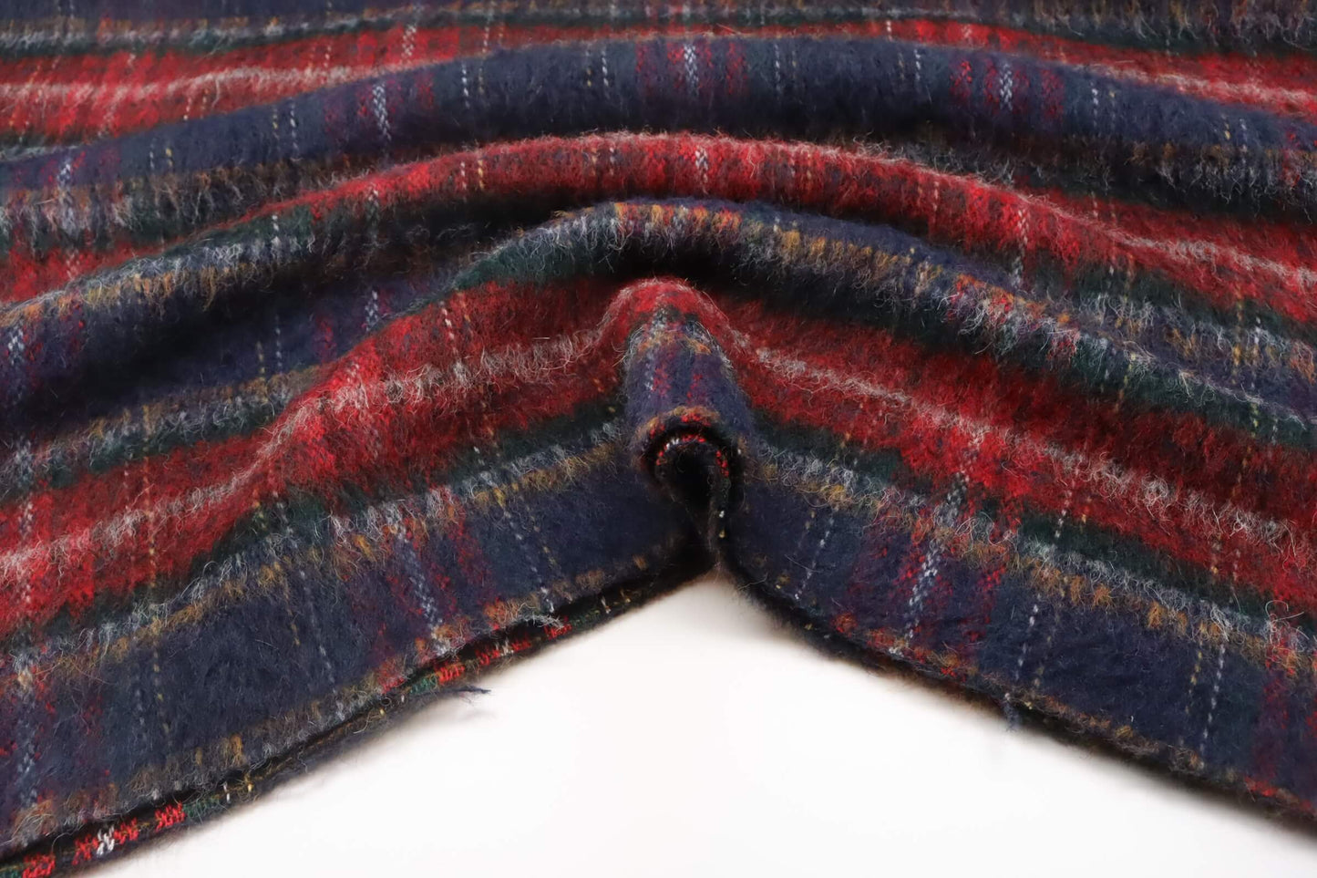 Tissu tartan discret bleu foncé et rouge