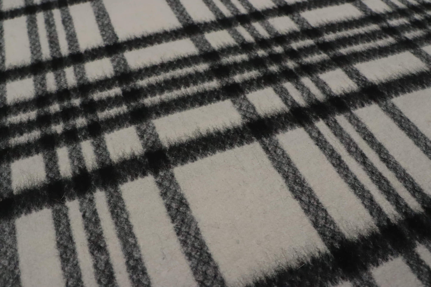 Tissu lainage tartan blanc et noir | Ariane