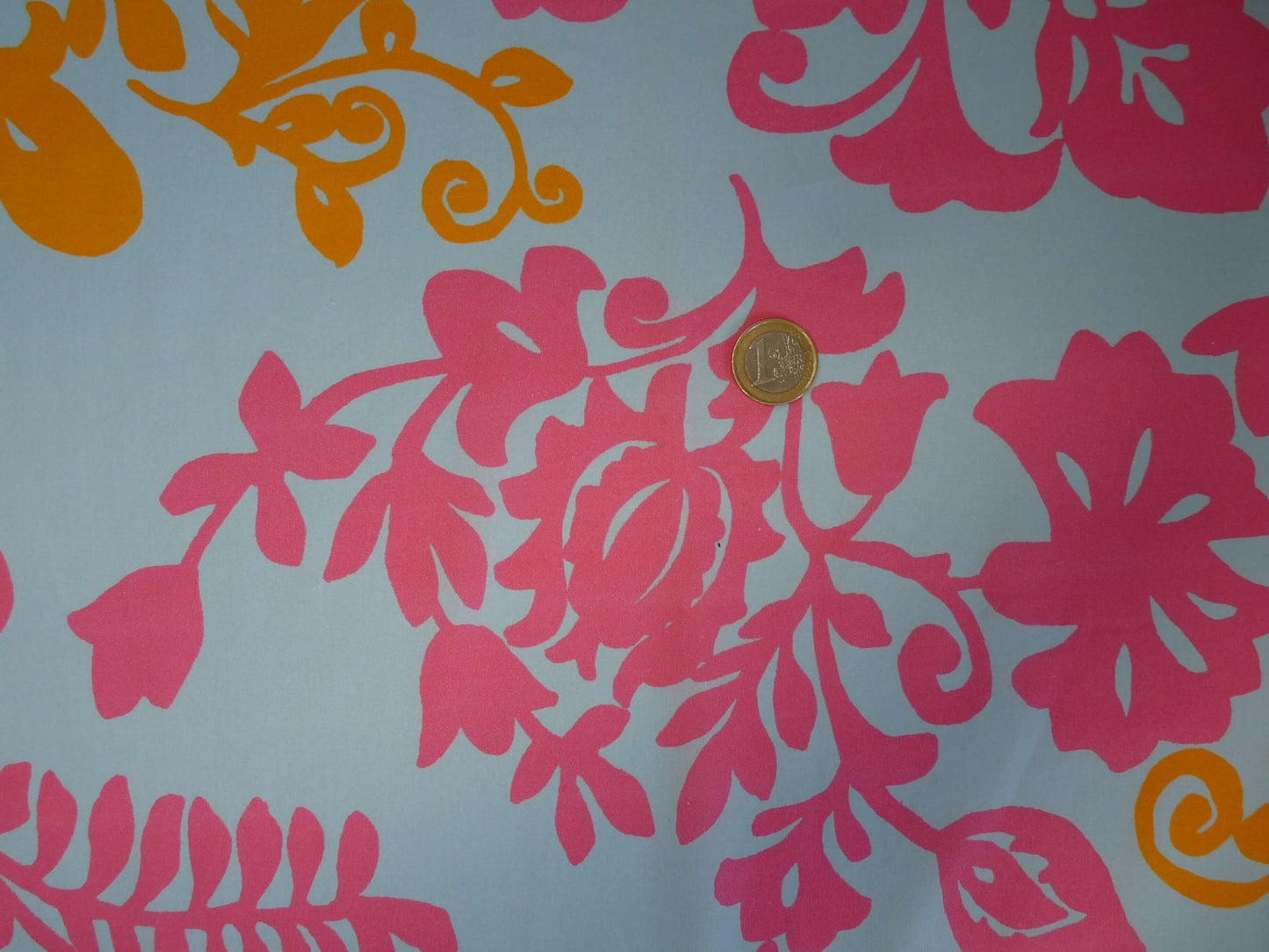 Tissu popeline satin de coton | imprimé fleurs oranges vif et roses fuchsia