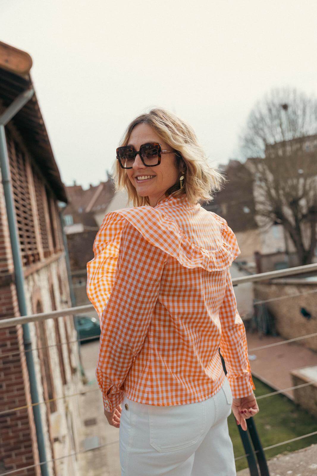 Leichter Baumwollpopelinestoff mit orangefarbenem Gingham-Muster | Vichy Solare