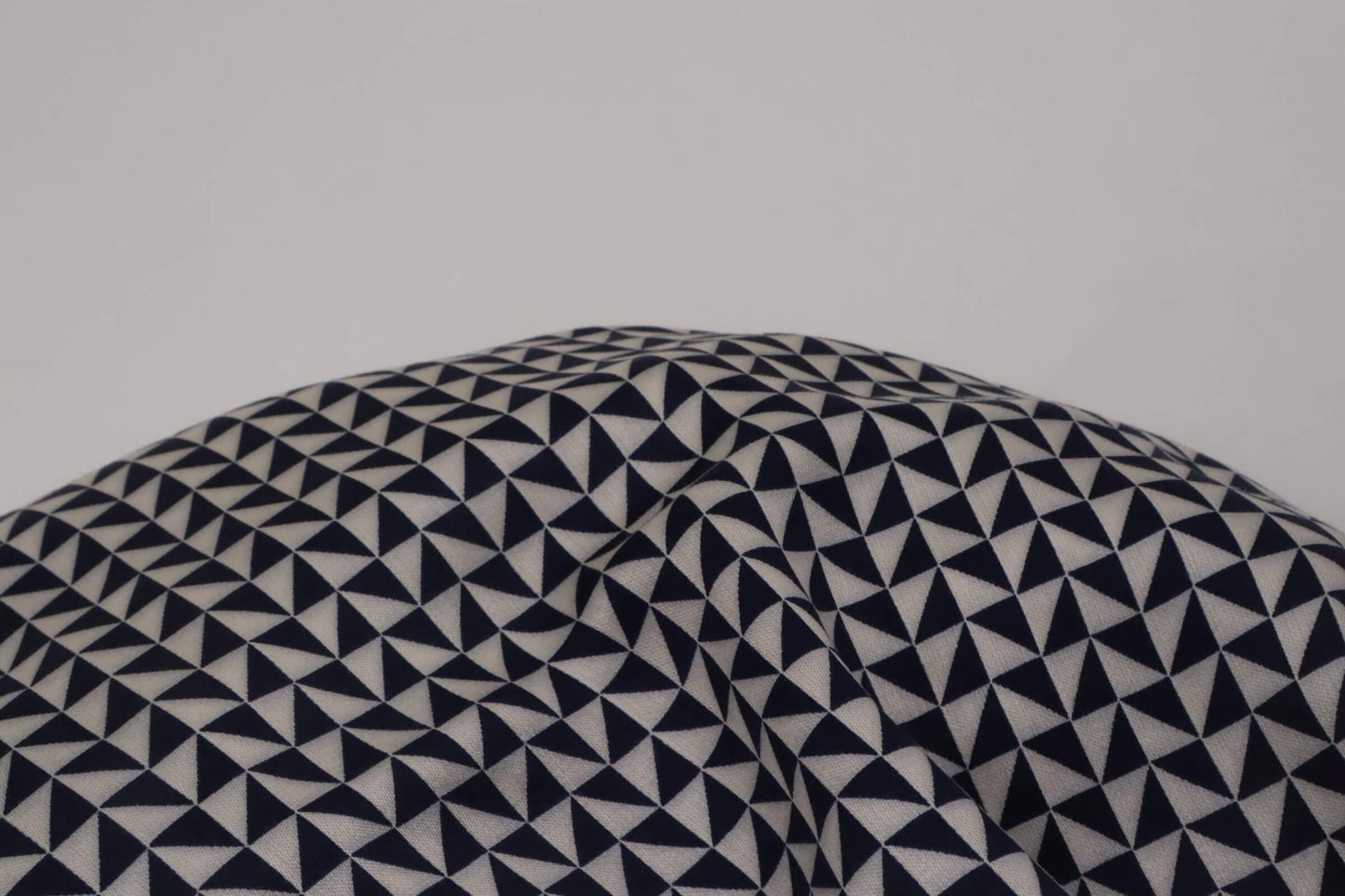 Tissu satin de viscose imprimé graphique | Fugue Chromatique