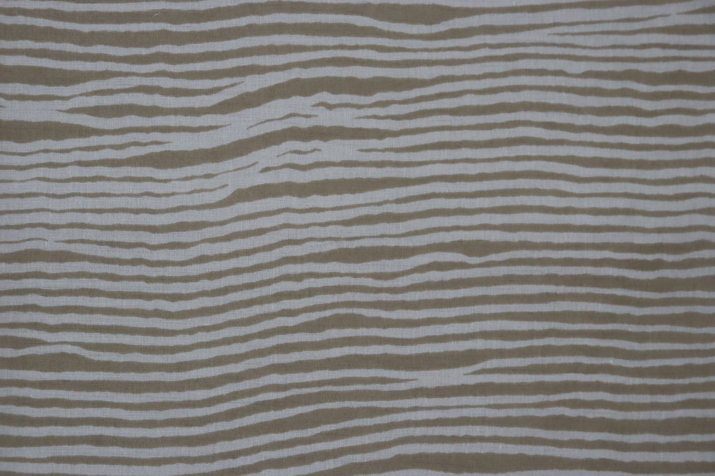 Tissu voile de coton | Imprimé rayé beige et blanc