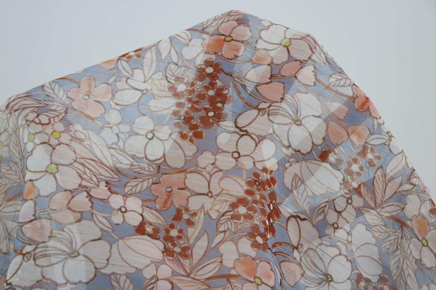 Tissu voile de polyester | Imprimé fleuri fond bleu