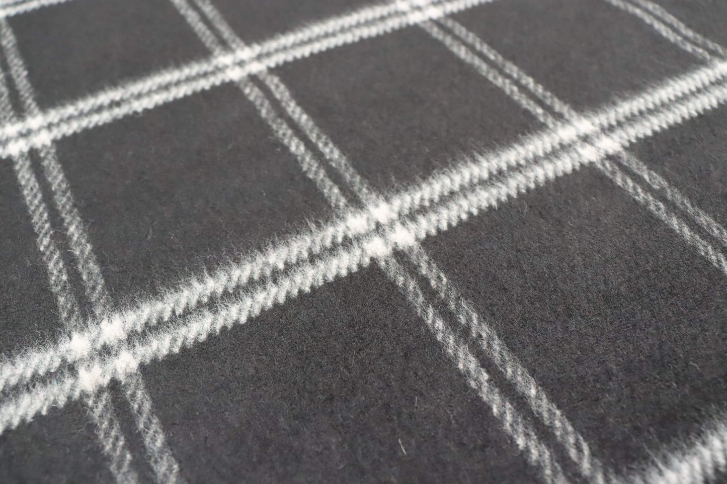 Tissu laine à carreaux noir | Ombre Tissée