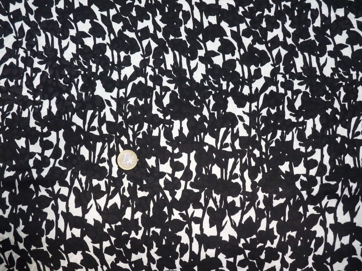 Tissu viscose | imprimé fleurs noires