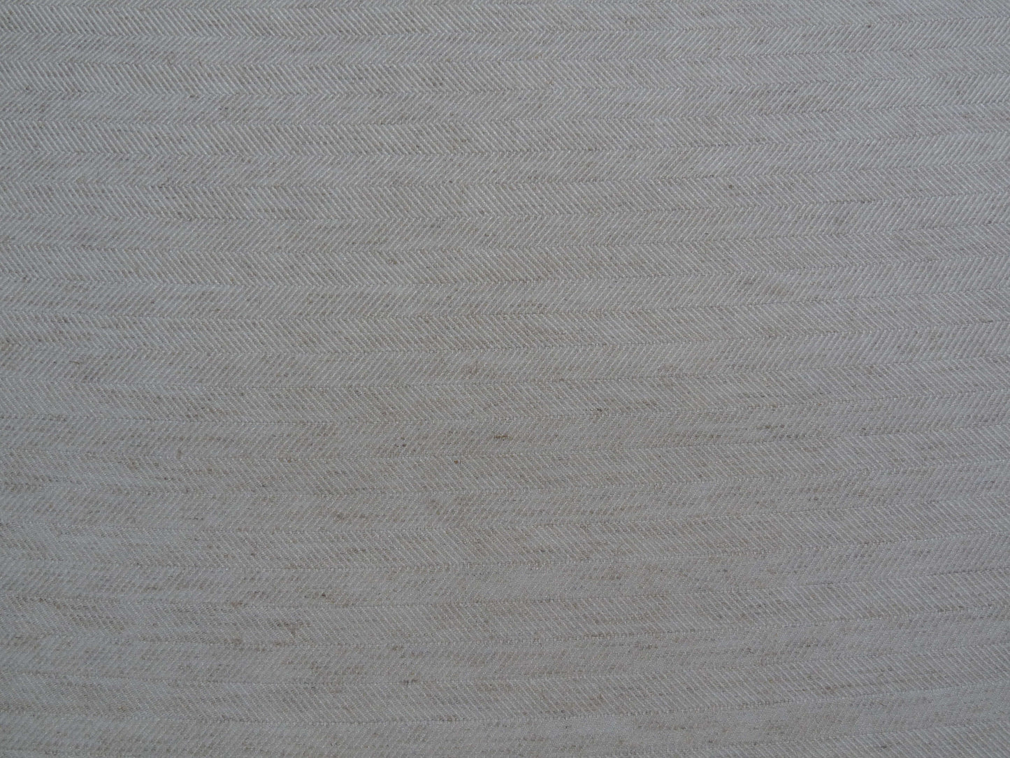 Tissu lin-viscose à chevrons | Beige moucheté de brun