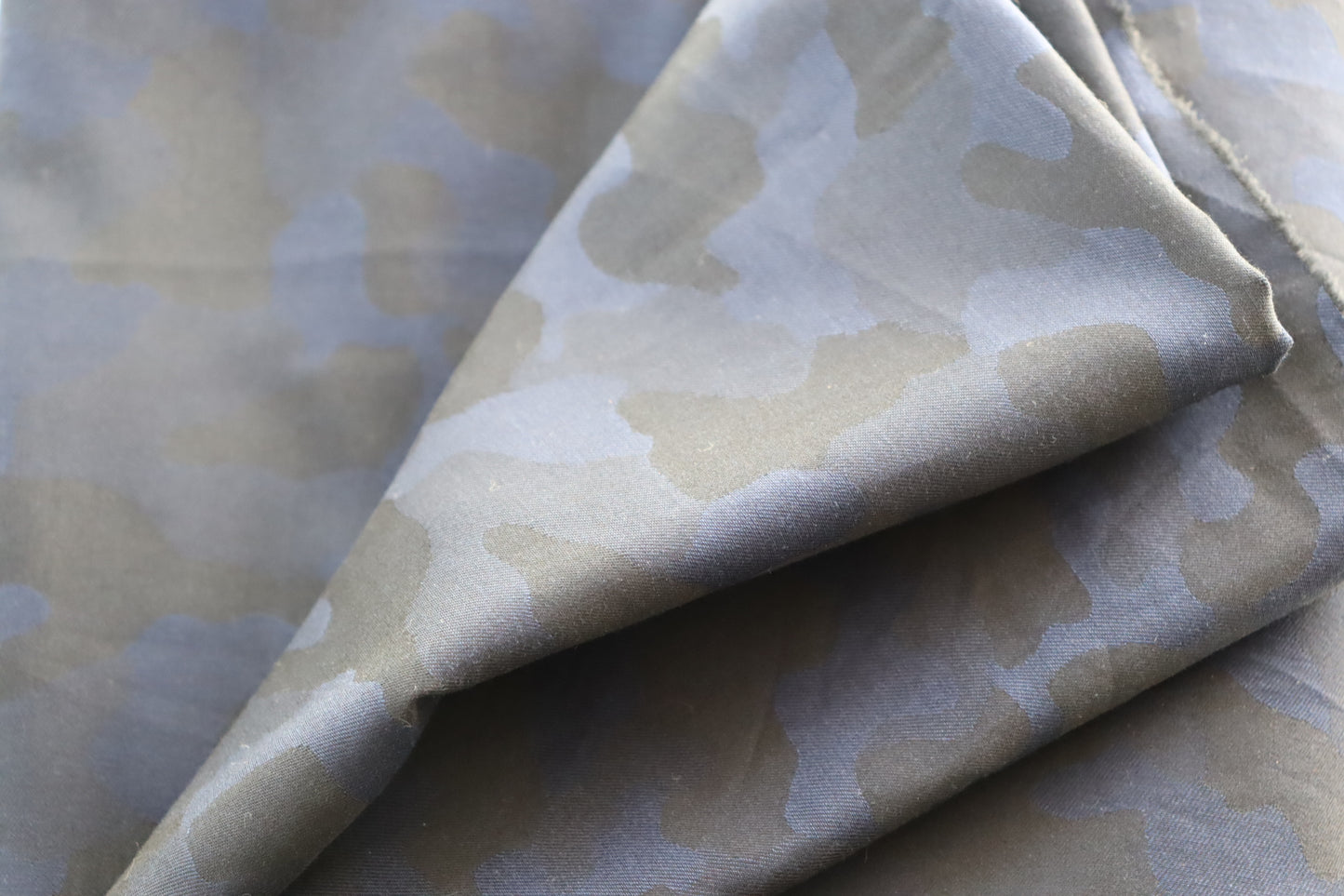Tissu tissé-teint imprimé camouflage 