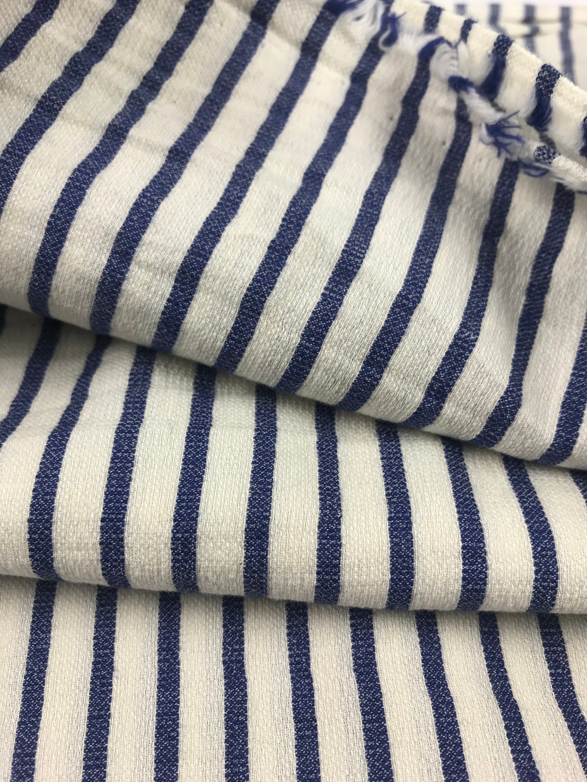 tissu coton rayé blanc et bleu