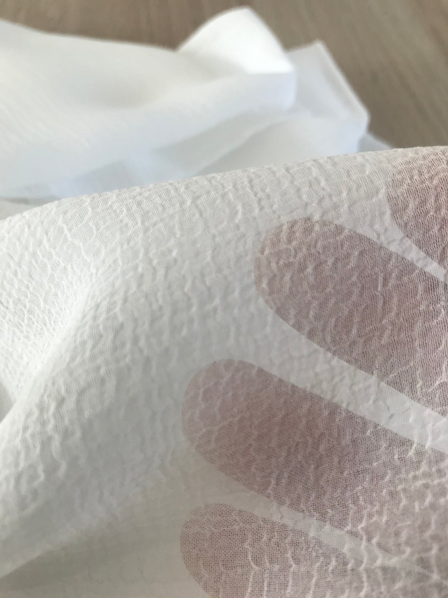 Tissu crêpe blanc texturé - coupe de 3 mètres