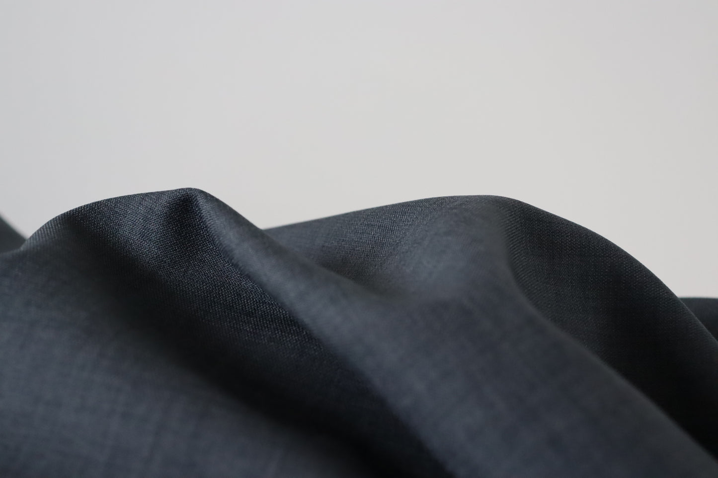 Tissu polyester | Tailleur gris bleuté ou noir